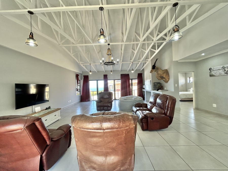 4 Bedroom Property for Sale in Wavecrest Eastern Cape